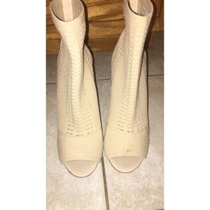 Used Steve Madden 6.5M open toe booties